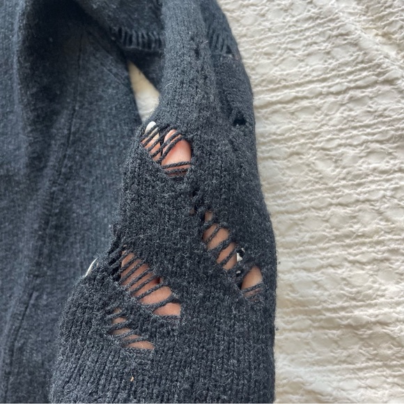 VINCE Ripped Arm Turtleneck Sweater - Picture 7 of 8